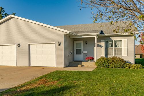 712 Memorial Dr, Spring Valley, MN, 55975-1028 | Card Image