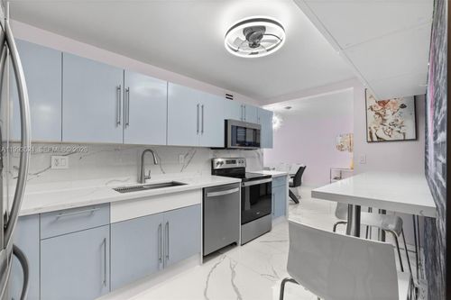 606-3000 S Ocean Dr, HOLLYWOOD, FL, 33019-2821 | Card Image