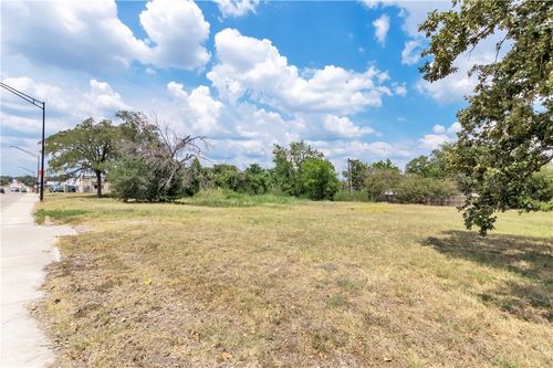 3309 S College Avenue, Bryan, TX, 77801 | Card Image
