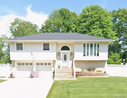 61 Yale Ave, Oakdale, NY, 11769-1516 | Card Image
