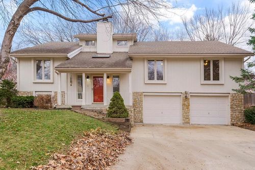 465 Hampshire Court, Blue Springs, MO, 64014 | Card Image