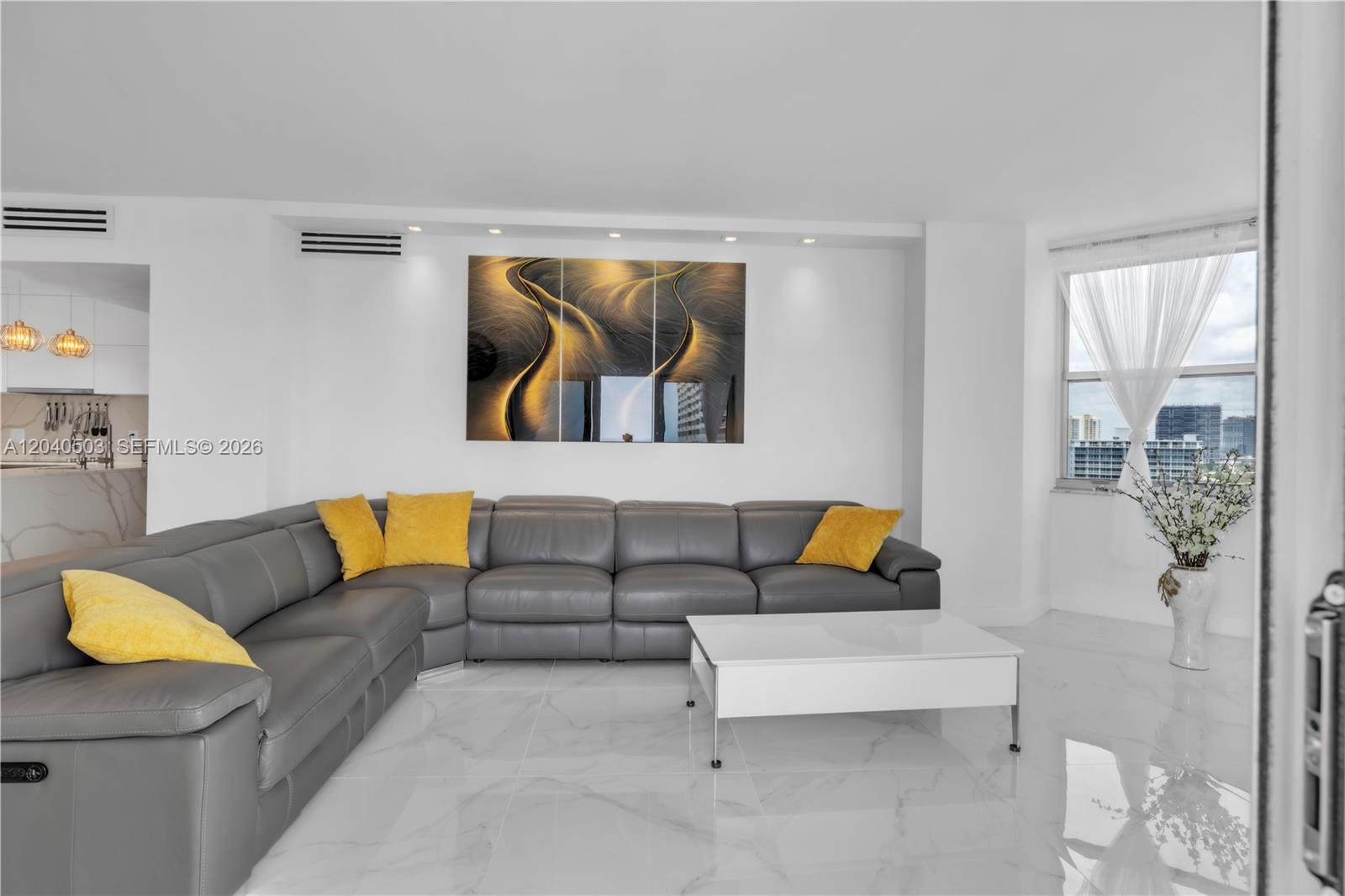 Residential Lease in Hallandale Beach 3
