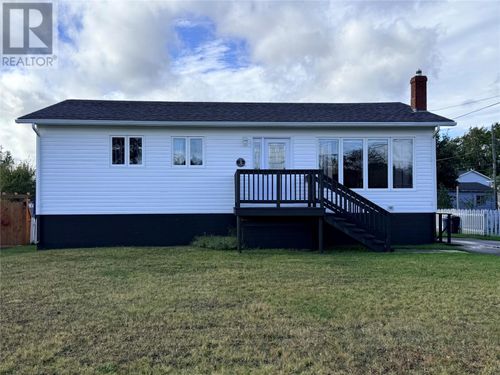 4 Cartwright St, Grand Falls Windsor, NL, A2A1L8 | Card Image