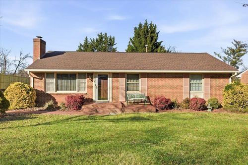 3003 Glenmont Dr, Roanoke, VA, 24018-4333 | Card Image