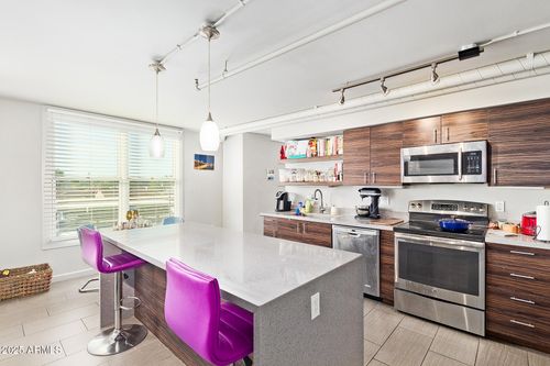 208-535 W Thomas Rd, Phoenix, AZ, 85013-4211 | Card Image
