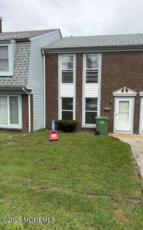 152 Williamsburg Ln, Lakewood, NJ, 08701-1475 | Card Image