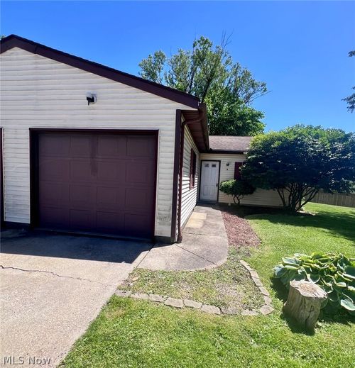 g-122 Royal Crest Dr, Seville, OH, 44273-9727 | Card Image