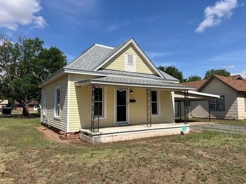 209 N Stephens St, Hobart, OK, 73651-2233 | Card Image