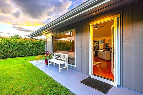 7 Hoolai St, Makawao, HI, 96768-9321 | Card Image