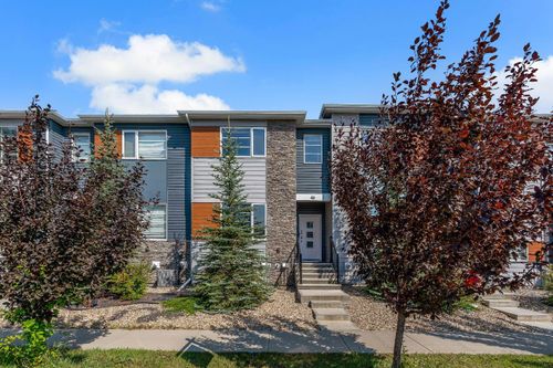 46 Midtown Boulevard Sw, Townhouse with 4 bedrooms, 4 bathrooms and 2 parking in Airdrie AB | Card Image