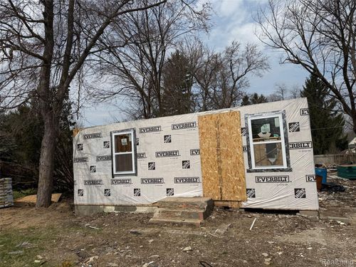 2935 Jackson Blvd, Highland, MI, 48356-2046 | Card Image