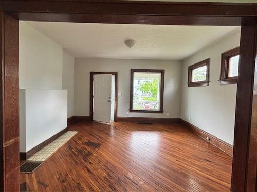 1686 Minnesota Ave, Columbus, OH, 43211-1526 | Card Image