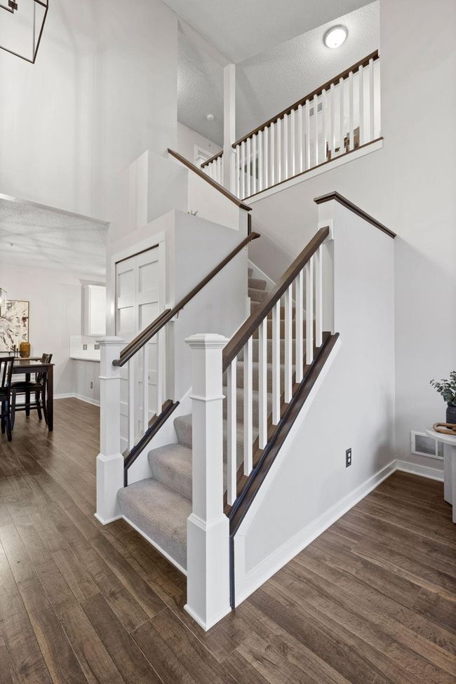32-web-or-mls-17806 Elm Rd N-32.jpg | Image 6
