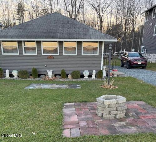 86 Riley Cove Rd, Malta, NY, 12020-4147 | Card Image