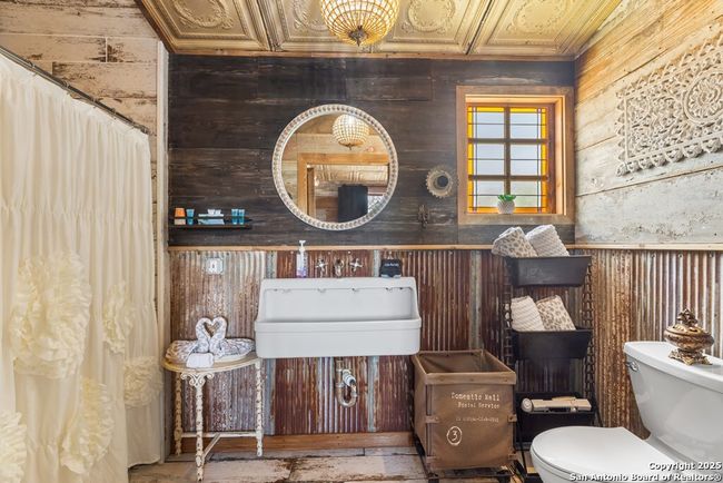 SILO BATHROOM | Image 10