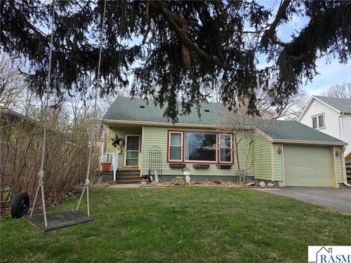 304 N 8th St, Saint Peter, MN, 56082-1211 | Card Image