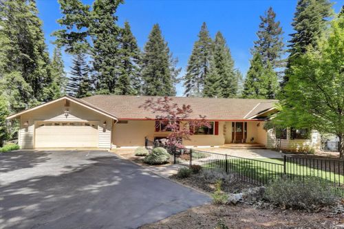19975 Scotts Flat Rd, Nevada City, CA, 95959-9171 | Card Image