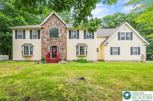 210 Swartsburo Dr, Tamiment, PA, 18371-9467 | Card Image