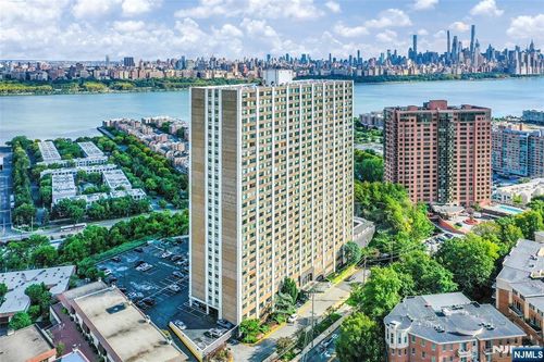 250 Gorge Rd, Cliffside Park, NJ, 07010-1301 | Card Image