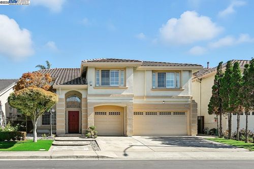 2018 Royal Wings Way, San Leandro, CA, 94579-1979 | Card Image