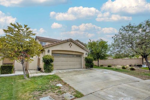 30438 Warm Lodge Ct, Menifee, CA, 92584-9205 | Card Image