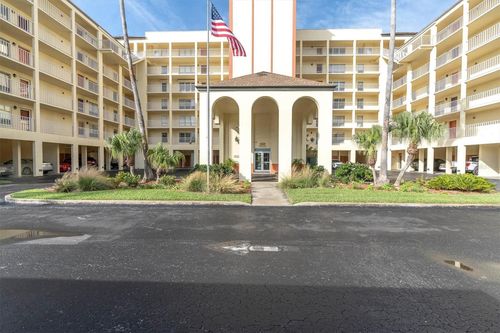 apt-401-9000 Commodore Dr, SEMINOLE, FL, 33776-1911 | Card Image