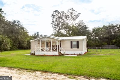 2108 Creswell Street, House other with 3 bedrooms, 2 bathrooms and null parking in Waycross GA | Image 2