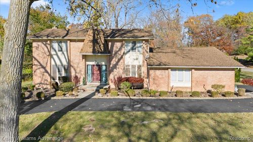 23500 Coventry Woods Ln, Southfield, MI, 48034-2024 | Card Image