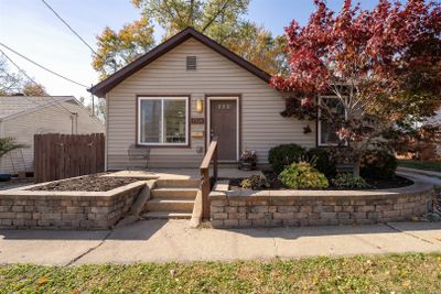 1520 N Linden Street, House other with 3 bedrooms, 1 bathrooms and 2 parking in Bloomington IL | Image 1