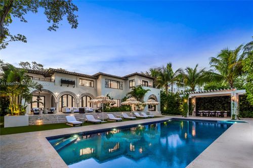 3681 Flamingo Dr, Miami Beach, FL, 33140-3924 | Card Image