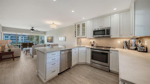 unit-204-4370 Chatham Dr, LONGBOAT KEY, FL, 34228-2337 | Card Image