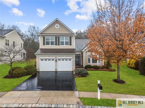 6 Edgemere Dr, KENDALL PARK, NJ, 08824-7000 | Card Image