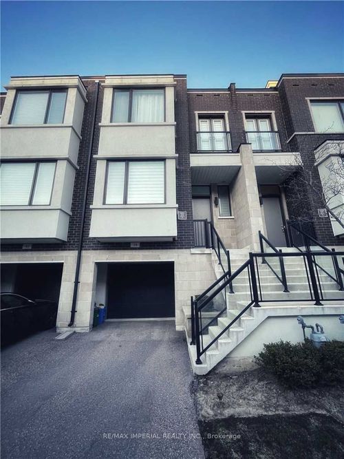 38 Genuine Lane, Richmond Hill, ON, L4B0E5 | Card Image