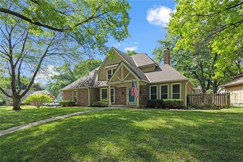 12514 W 81st Ter, Lenexa, KS, 66215-2612 | Card Image