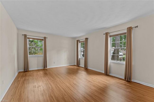Living Room | Image 6