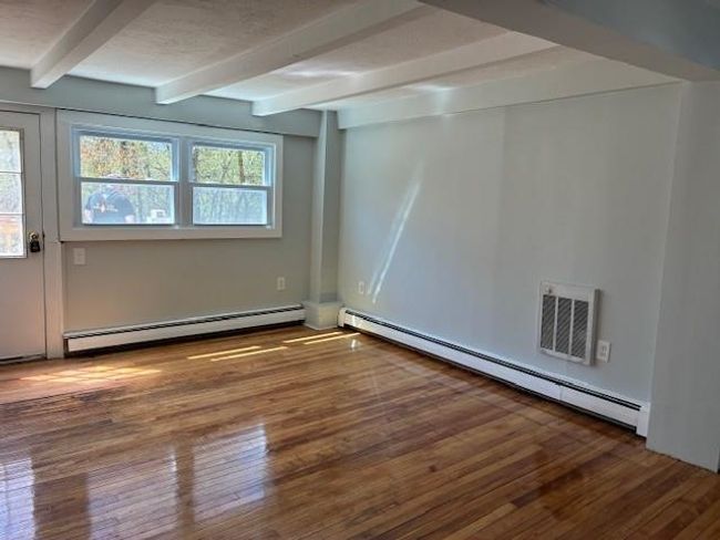 APT-9 - 3 S Shore Rd, Condo with 2 bedrooms, 1 bathrooms and null parking in Salem NH | Image 8