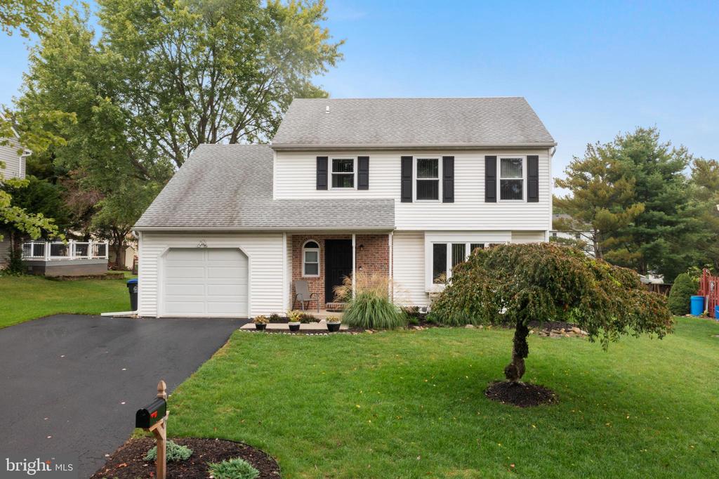 Dell St, Allentown, PA 18103