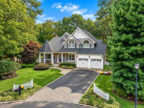 43 Locust Dr, Nesconset, NY, 11767-2704 | Card Image