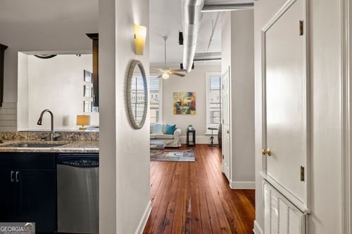 apt-302-105 Whitaker St, Savannah, GA, 31401-3386 | Card Image