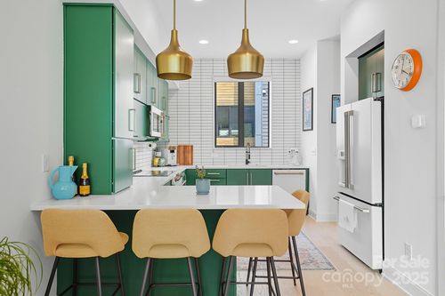 1003 Zinc Ln, Charlotte, NC, 28205-9400 | Card Image