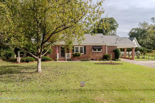 504 S Walker St, Burgaw, NC, 28425-5002 | Card Image