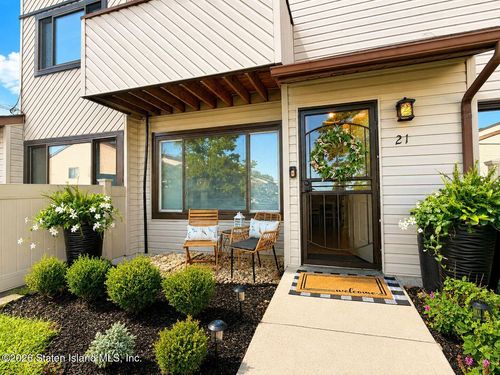21 Wolkoff Lane, Staten Island, NY, 10303 | Card Image