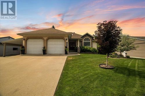 1040 Regan Cres, Trail, BC, V1R1C4 | Card Image