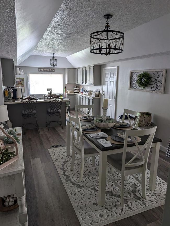 120 Mcghee Ln, House other with 3 bedrooms, 2 bathrooms and 960 parking in Raven VA | Image 4