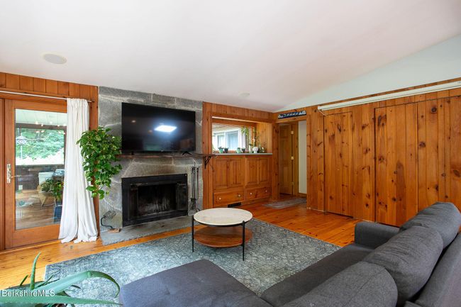 305 Shadow Ln, House other with 3 bedrooms, 3 bathrooms and null parking in Sandisfield MA | Image 6