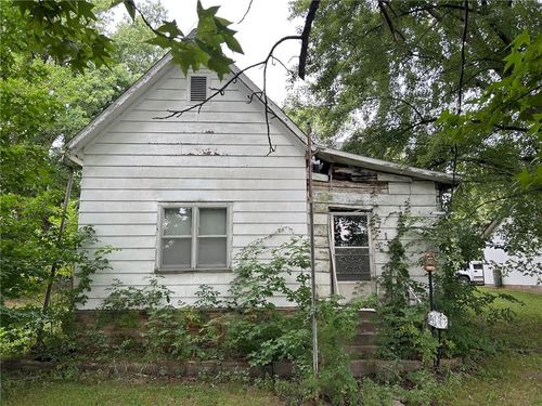 710 S Washington Street, Nevada, MO, 64772 | Card Image