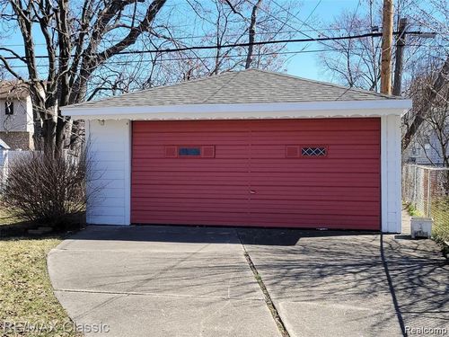 6198 Robindale Ave, Dearborn Heights, MI, 48127-3148 | Card Image