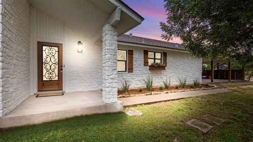 200 Rowlett Rd, Liberty Hill, TX, 78642-5751 | Card Image