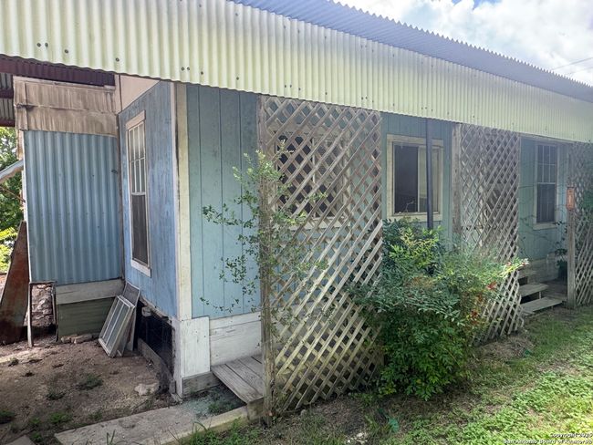 116 Rambling Dr, House other with 3 bedrooms, 2 bathrooms and null parking in Canyon Lake TX | Image 6