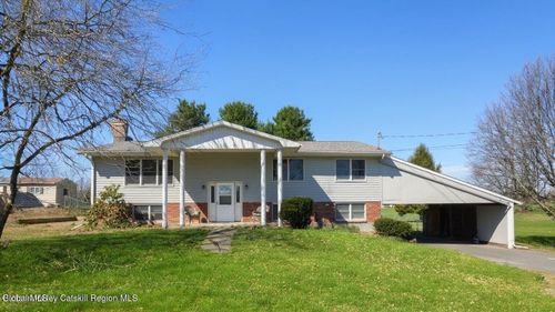 16 Spruce Street, Kinderhook, NY, 12184 | Card Image